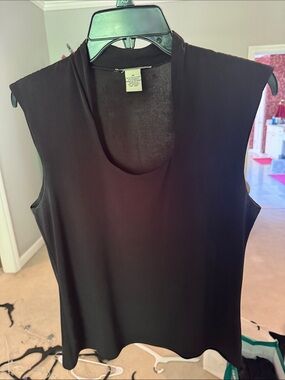 EVIE Black Sleeveless Scoop-Neck Tank